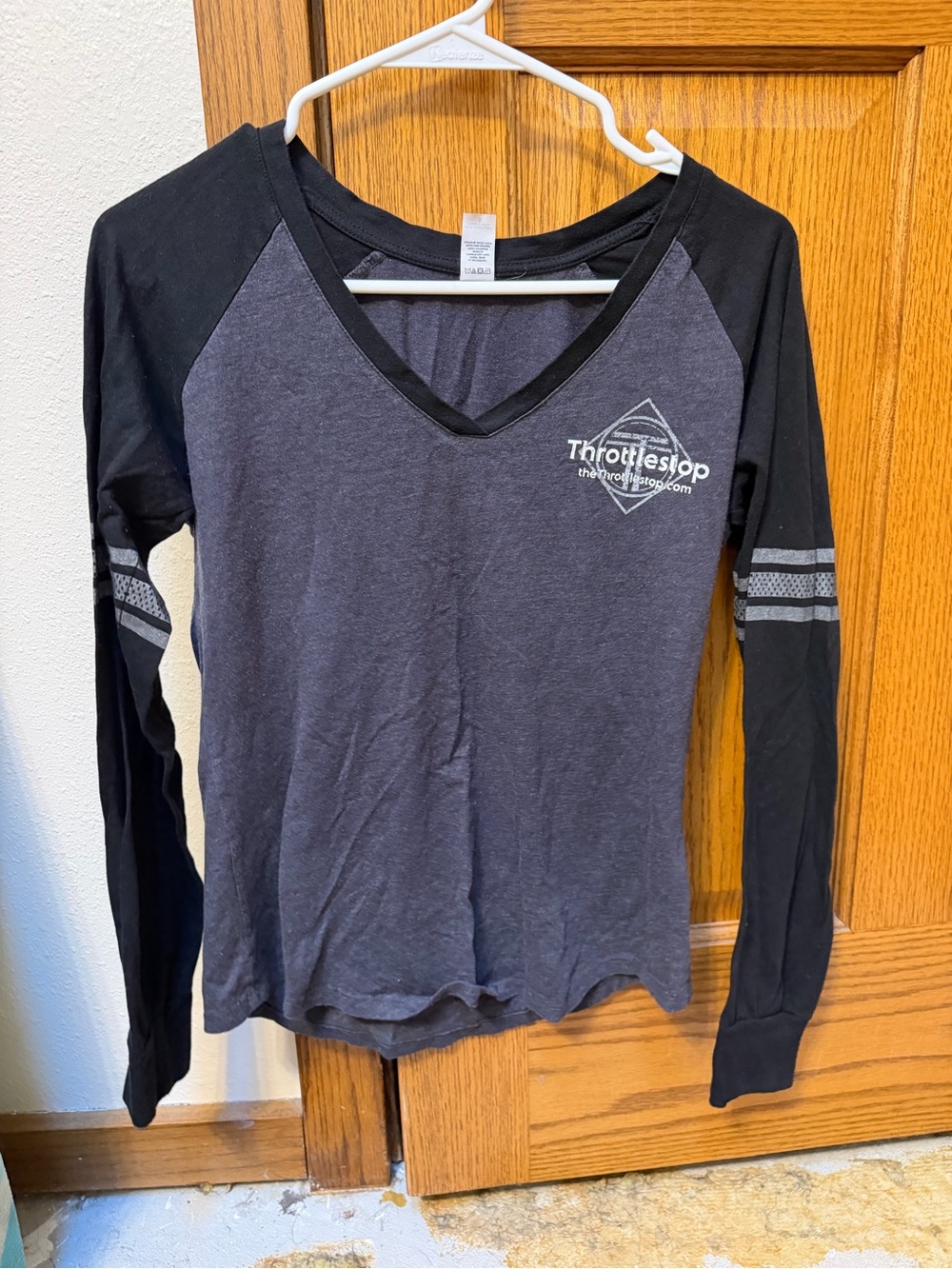 District Women's Charcoal and Black V-Neck Raglan Long Sleeve
